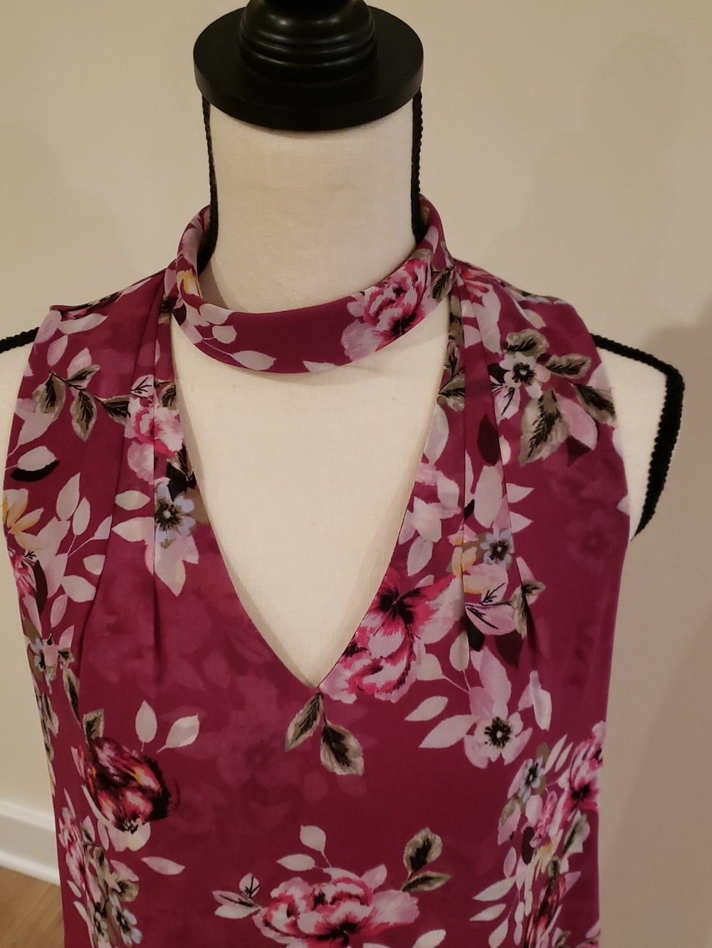 Dress White House Black Market V-Neck With Tie in Deep Magenta
